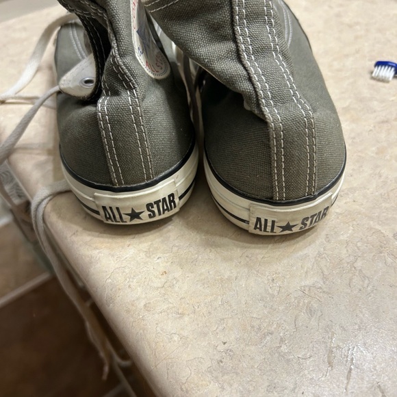 Good condition 
Ladies runners - Picture 3 of 9